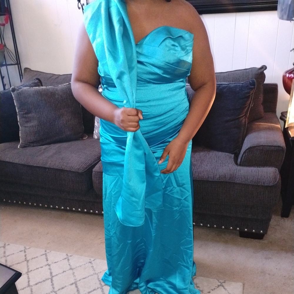 Dress For Prom - Picture 4 of 5
